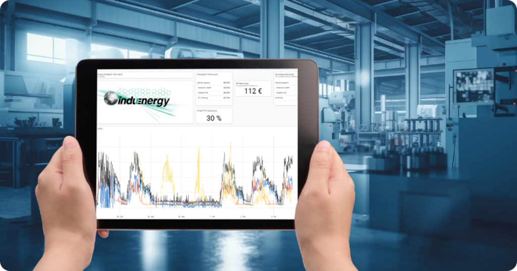 Cloudoberfläche auf Tablet in Produktionshalle